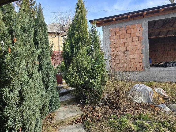 Casă cu Teren 400 Mp în Valea Mare