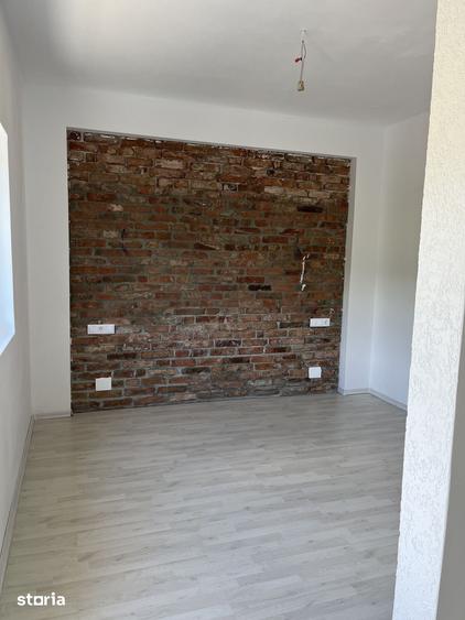 Casă cu 6 camere cu Teren 810 Mp în Gilău