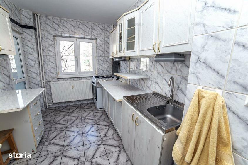Apartament cu 3 camere decomandat, mobilat în Berceni