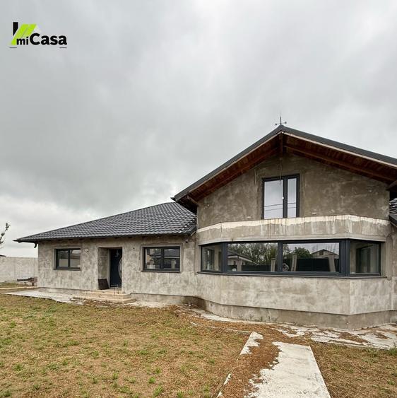 Casă individuală cu 6 camere cu Canalizare în Șendreni