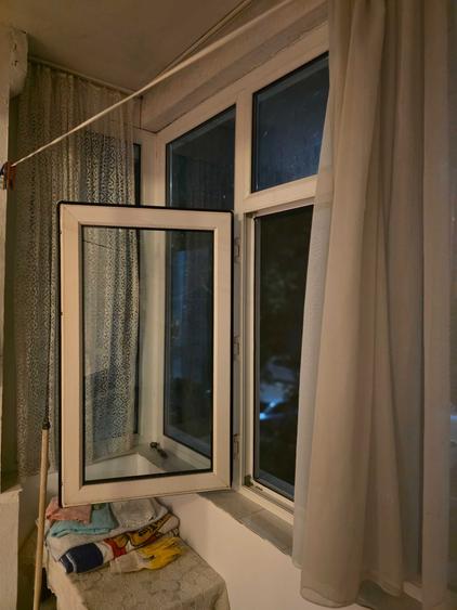 Apartament cu 3 camere semidecomandat în Exterior Vest