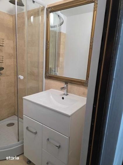 Ofer spre inchiriere apartament cu 3 camere - 6