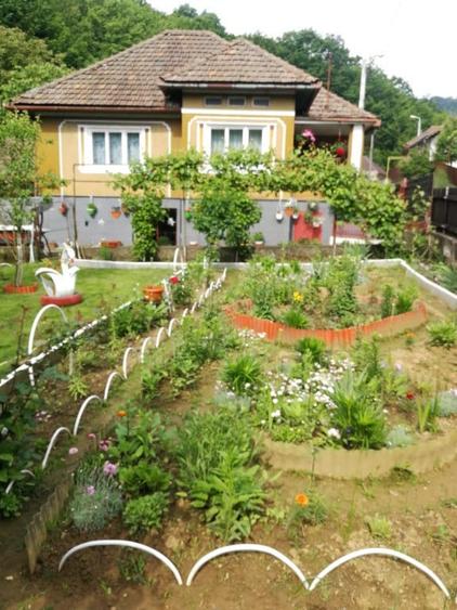 Casă cu 2 camere cu Teren 450 Mp în Ferneziu