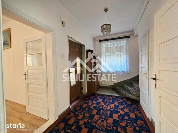 Casă cu 5 camere cu Teren 198 Mp în Central