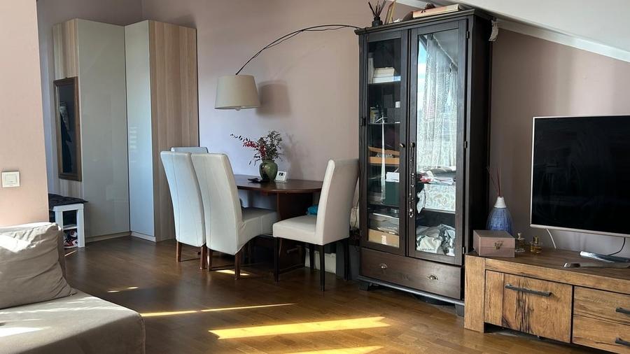 Apartament cu 4 camere semidecomandat în Basarab