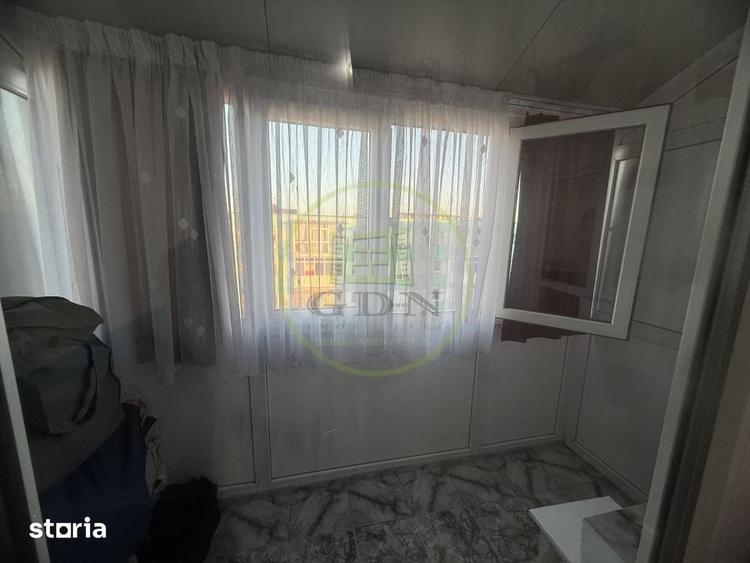 Apartament cu 3 camere decomandat în Craiovița Nouă