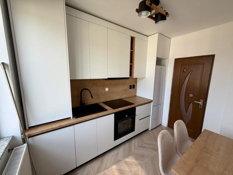 Apartament cu 3 camere decomandat, mobilat în Ultracentral