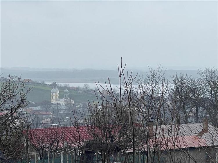 Teren Construcții intravilan de 2200 mp, în Parcheș