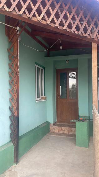 Casă cu 3 camere cu Teren 2000 Mp în Central