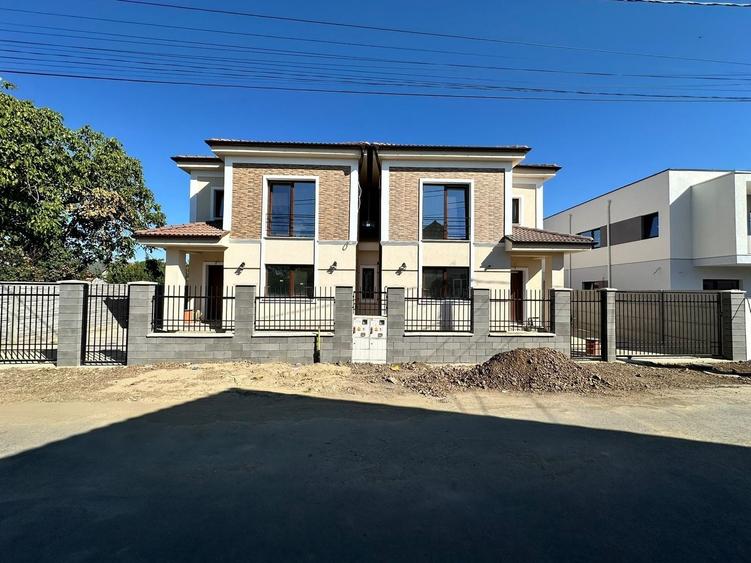 Duplex cu 4 camere cu Canalizare în Săcălaz
