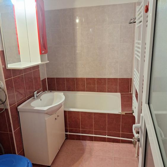 Inchiriez apartament 2 camere - 1