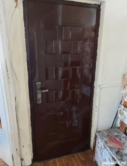 Apartament cu 2 camere decomandat în Rovinari