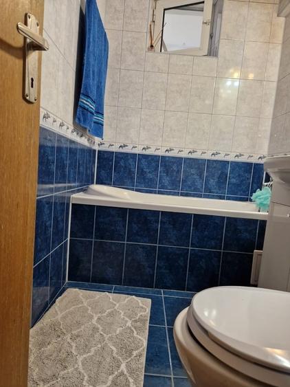 Apartament cu 3 camere semidecomandat în 1 Mai