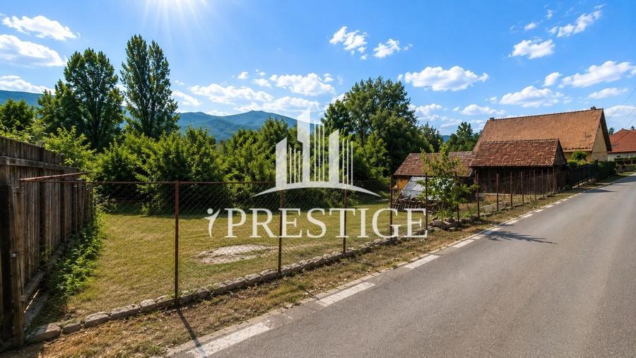 Teren agricol intravilan de 1100 mp, în Săcel