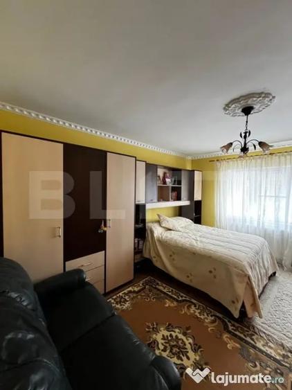 Casă cu 7 camere cu Teren 4200 Mp în Central