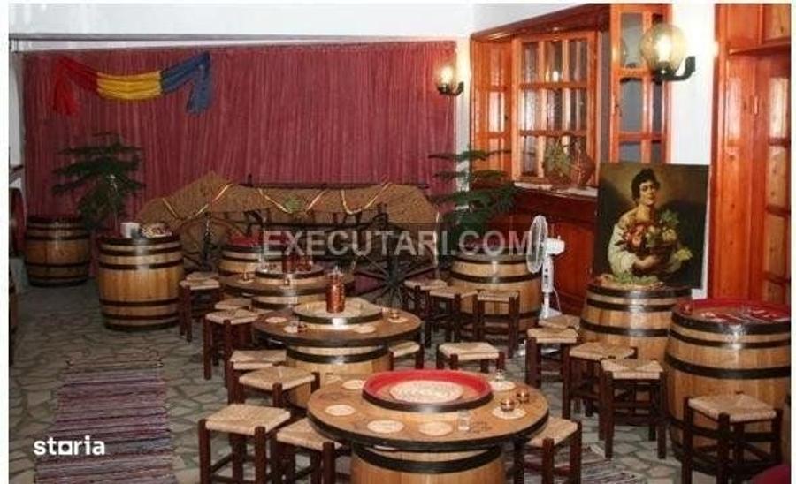 Casă cu 4 camere în Central