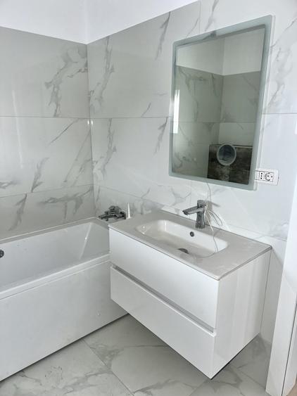 Casă individuală cu 4 camere cu Canalizare în Cetate
