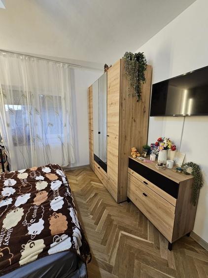 Apartament cu 3 camere decomandat în Rogerius
