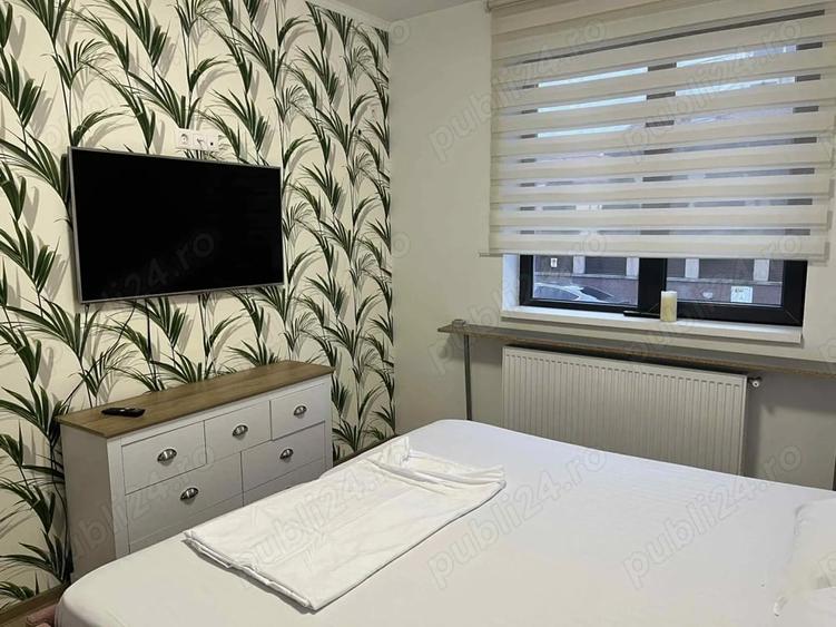 Apartament cu 3 camere decomandat, mobilat în Republicii