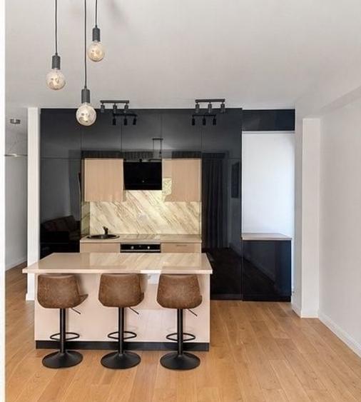 Apartament cu 3 camere, mobilat în Iancu Nicolae