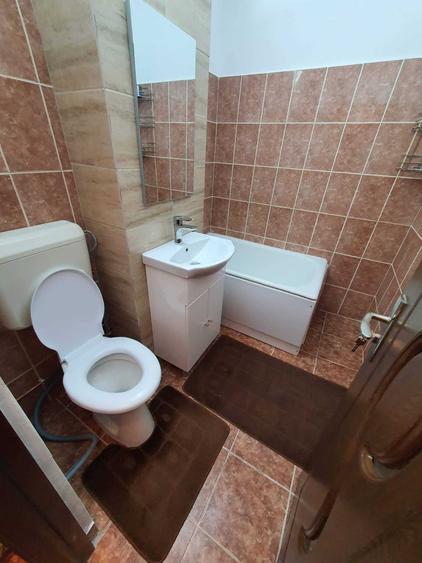 Garsonieră decomandată în UTA