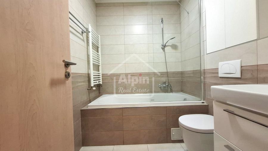 Apartament cu 2 camere decomandat în Tractorul