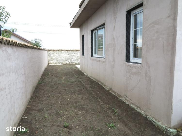 Casă cu 3 camere cu Teren 400 Mp în Limanu