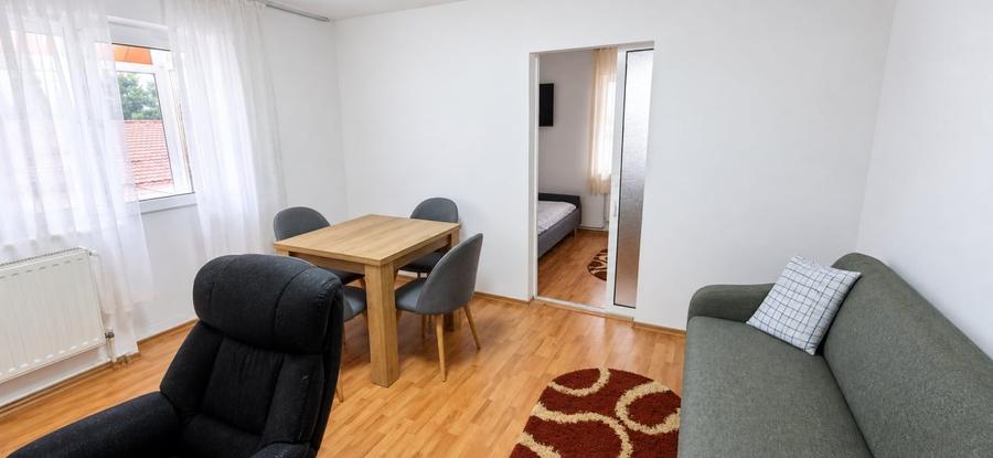 Apartament cu 2 camere semidecomandat, mobilat în Exterior Est