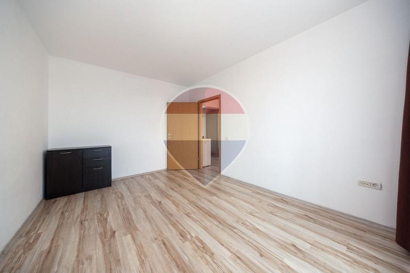 Apartament cu 2 camere semidecomandat, mobilat în Răcădău