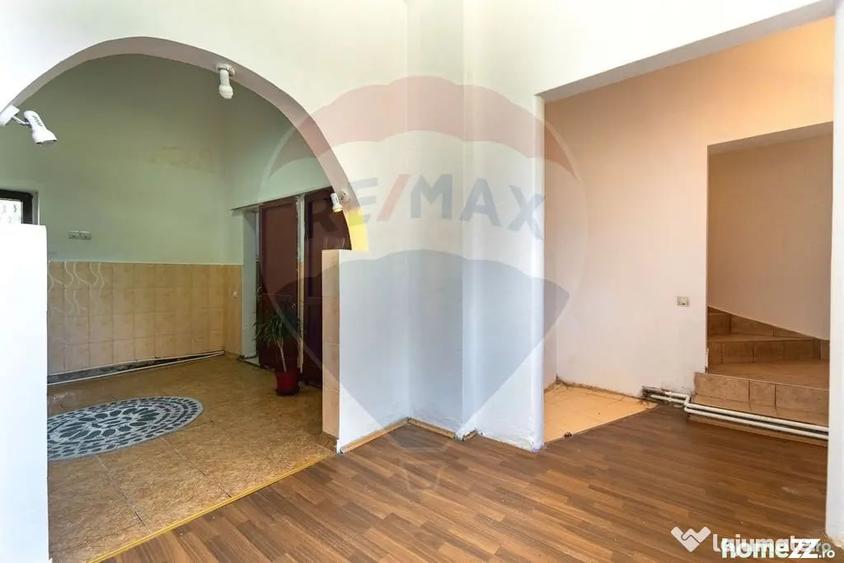 Casă cu 4 camere cu Teren 587 Mp în Colonia 1 Mai