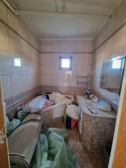 Casă individuală cu 8 camere cu Canalizare în Păulești
