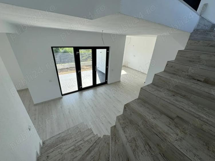 Casă cu 4 camere cu Teren 1500 Mp în Central