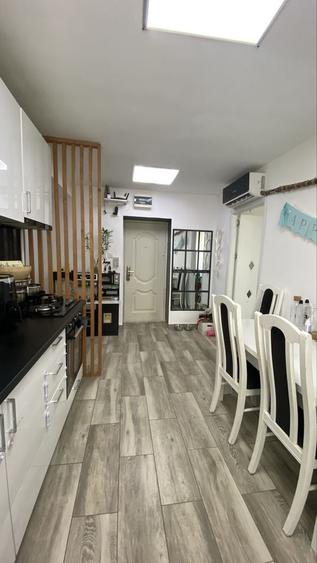 Apartament cu 2 camere decomandat în Calea București
