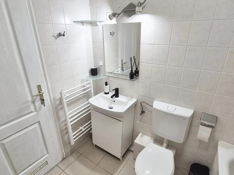 Garsonieră decomandată în Craiter