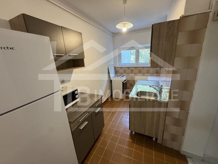 Apartament cu 3 camere decomandat în Cornișa