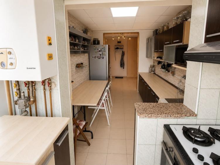 Aparatorii Patriei-strada Panselor-apartament 4 camere - 6