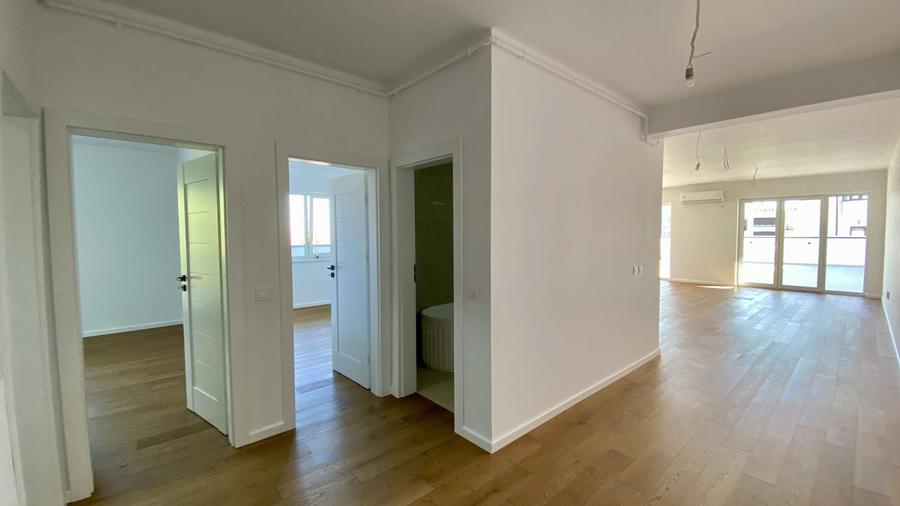 Penthouse cu 4 camere semidecomandat, mobilat în Șelimbăr