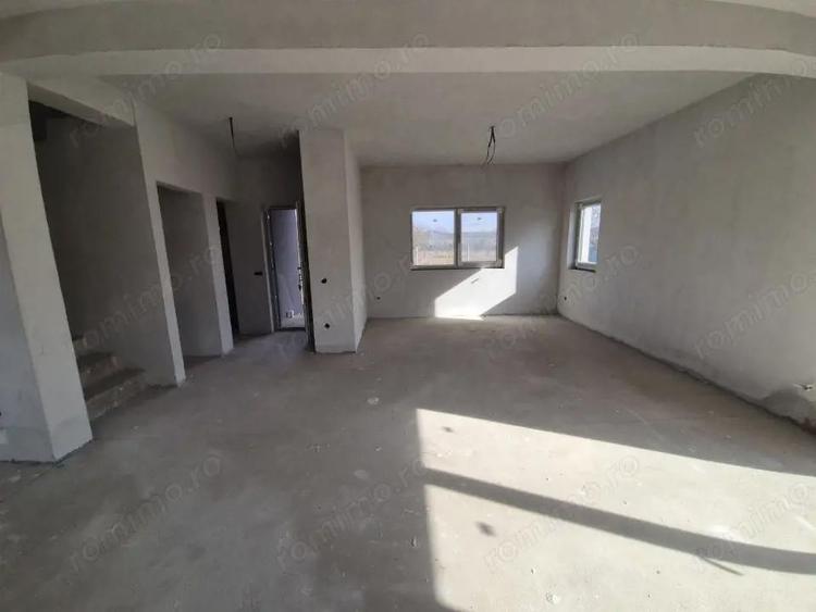 Casă cu Teren 220 Mp în Gilău