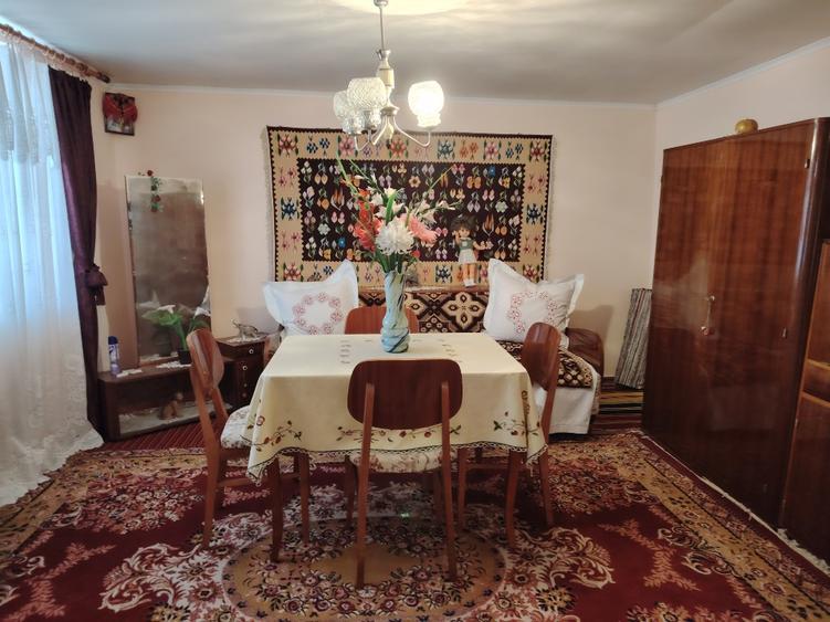 Casă individuală cu 4 camere cu Teren 2400 Mp în Cârja