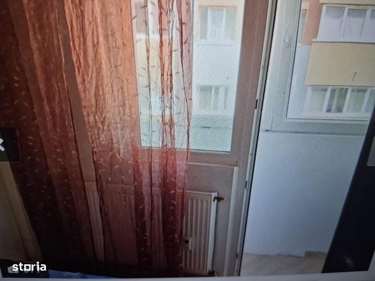 Apartament cu 2 camere semidecomandat în Tei