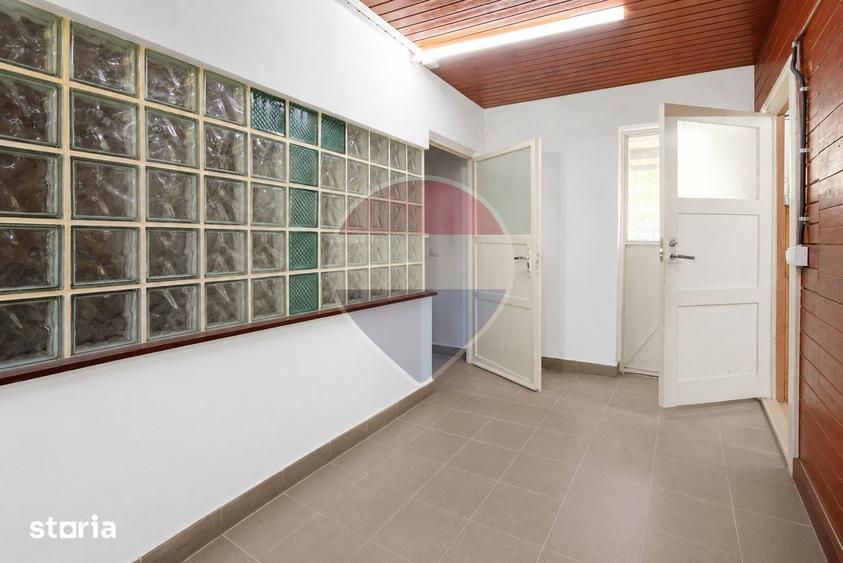 Spațiu comercial, de 100 mp, în Dârste