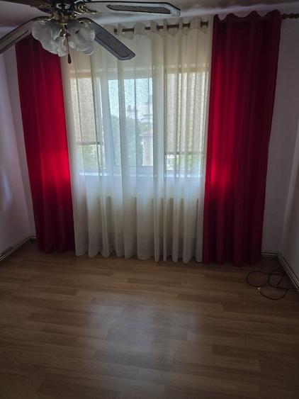 Apartament cu 2 camere semidecomandat în Lacu