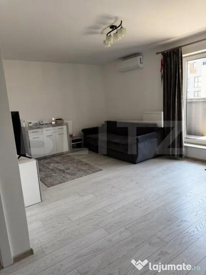 Garsonieră decomandată în Central