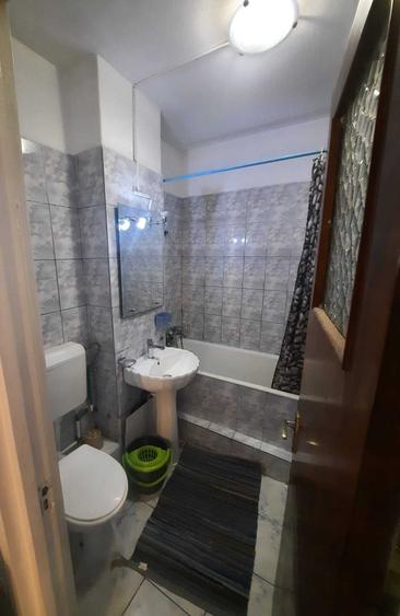 Apartament cu 2 camere semidecomandat în Gorjului