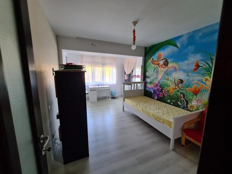 Casă individuală cu 5 camere cu Canalizare în Bătești