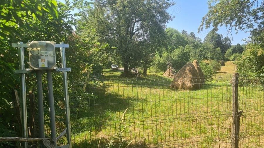 Teren de 6348 mp, în Corbeni