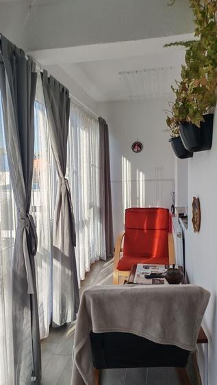 Apartament cu 3 camere decomandat în Luncani