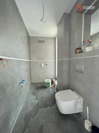 Duplex cu 5 camere cu Canalizare în Dumbrăvița