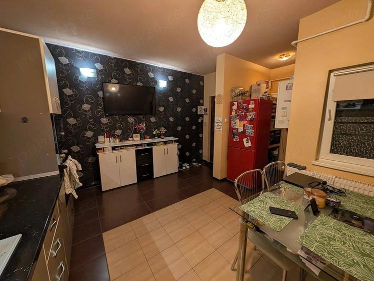Apartament cu 2 camere decomandat în Lipovei
