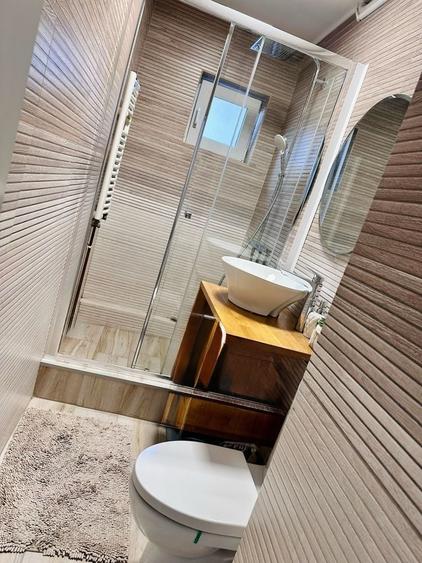 Apartament cu 3 camere decomandat în Exterior Vest
